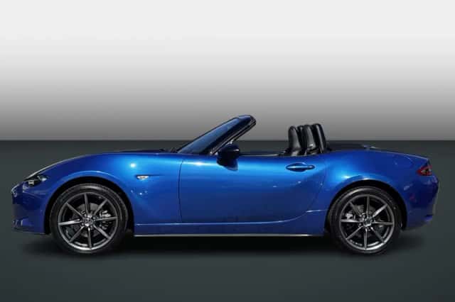 Mazda MX-5 (2016) thumbnail 3
