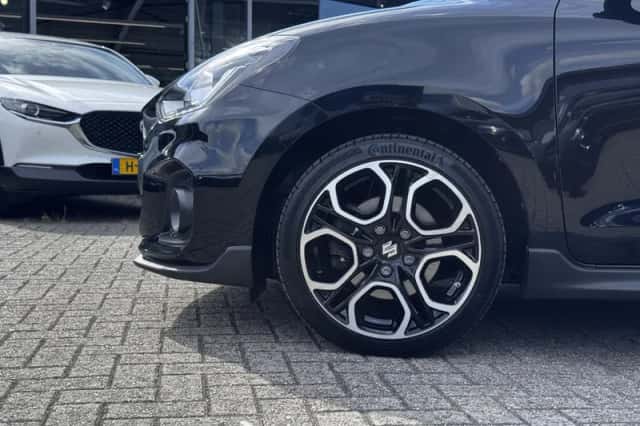 Suzuki Swift (2023) thumbnail 5