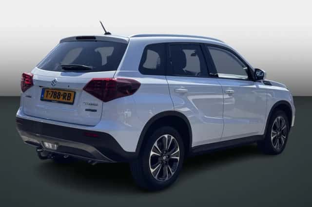 Suzuki Vitara (2023) thumbnail 3