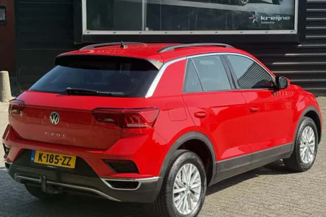 Volkswagen T-Roc (2020) thumbnail 3