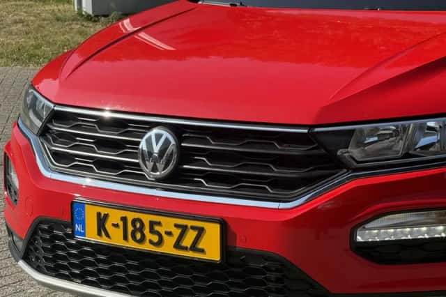 Volkswagen T-Roc (2020) thumbnail 4
