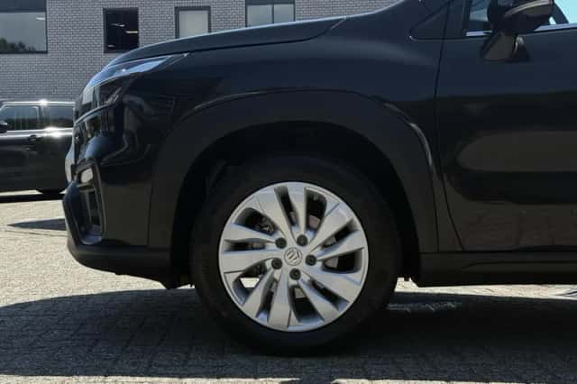 Suzuki S-Cross (2022) thumbnail 1