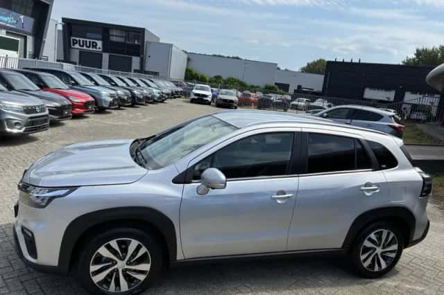 Suzuki S-Cross (2023) thumbnail 5