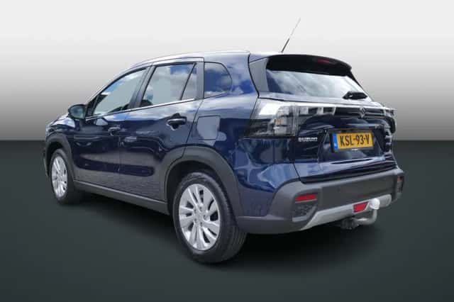 Suzuki S-Cross (2024) thumbnail 3