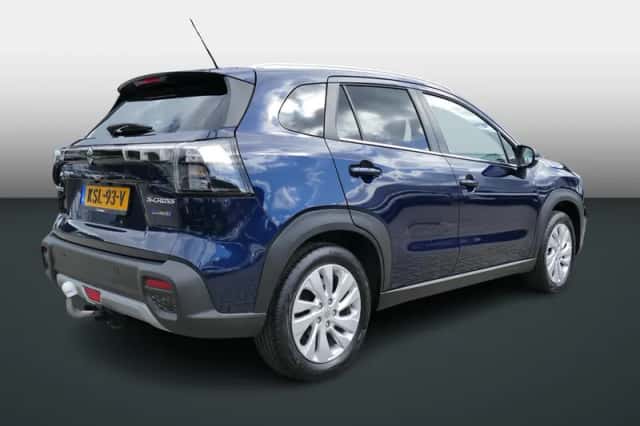 Suzuki S-Cross (2024) thumbnail 4