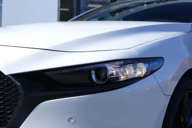Mazda 3 (2023) thumbnail 5