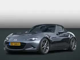 Mazda MX-5 (2016) thumbnail 2