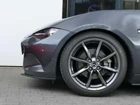 Mazda MX-5 (2016) thumbnail 11