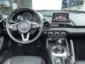Mazda MX-5 (2016) thumbnail 14