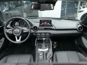 Mazda MX-5 (2017) thumbnail 13