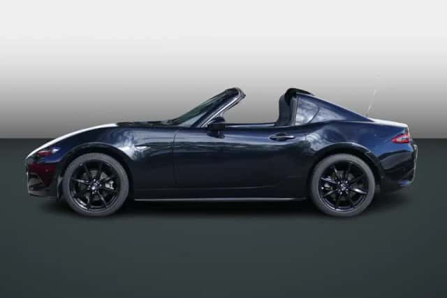 Mazda MX-5 (2017) thumbnail 3