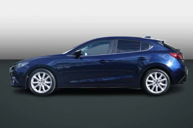 Mazda 3 (2015) thumbnail 2