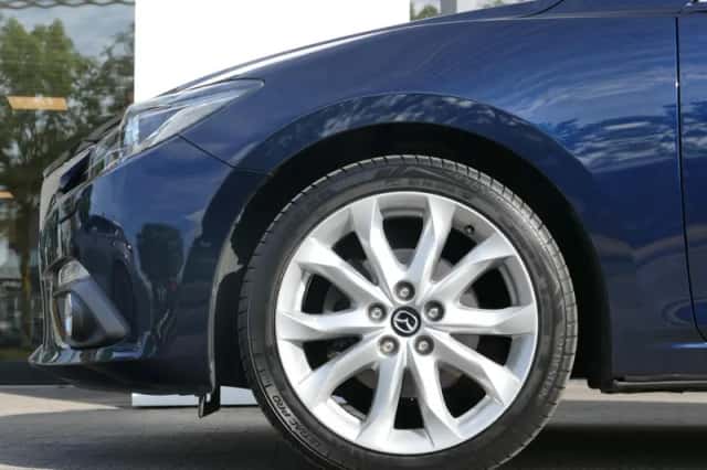 Mazda 3 (2015) thumbnail 5