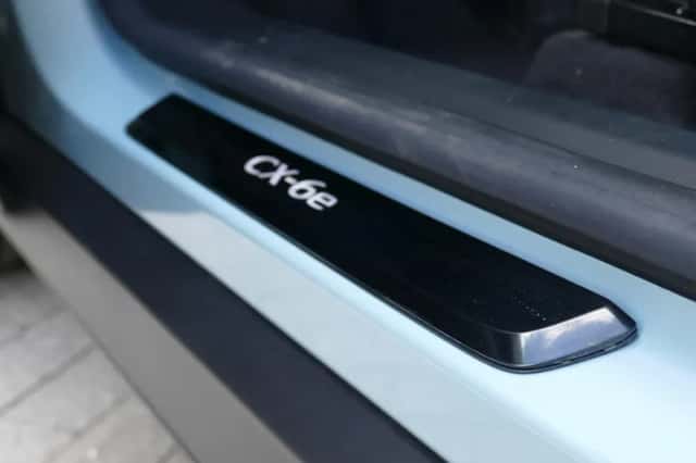 Mazda CX-6e (0) thumbnail 4