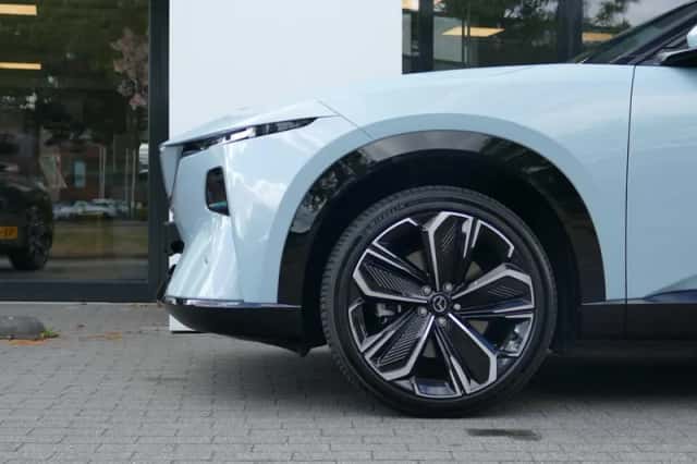 Mazda CX-6e (2026) thumbnail 4