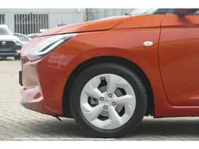 Suzuki Swift (2024) thumbnail 4