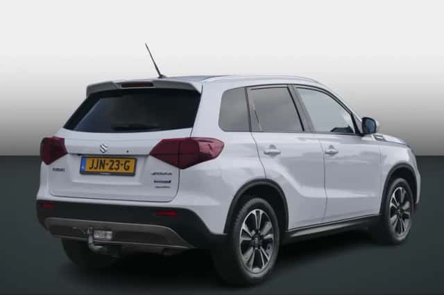 Suzuki Vitara (2021) thumbnail 3