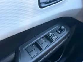 Suzuki Swift (2025) thumbnail 12