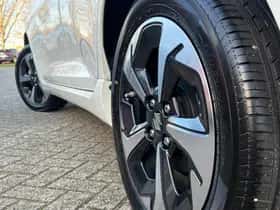 Suzuki Swift (2025) thumbnail 24