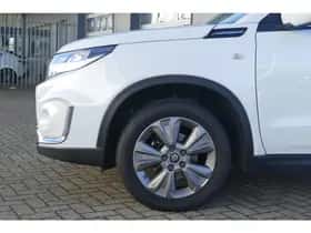 Suzuki Vitara (2021) thumbnail 4