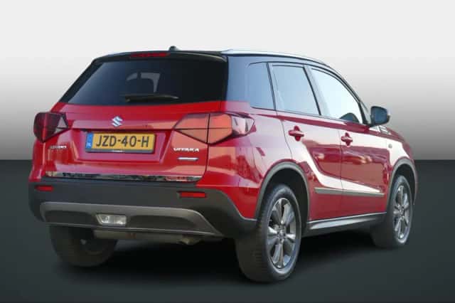 Suzuki Vitara (2022) thumbnail 3