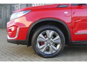 Suzuki Vitara (2022) thumbnail 4