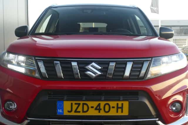 Suzuki Vitara (2022) thumbnail 5