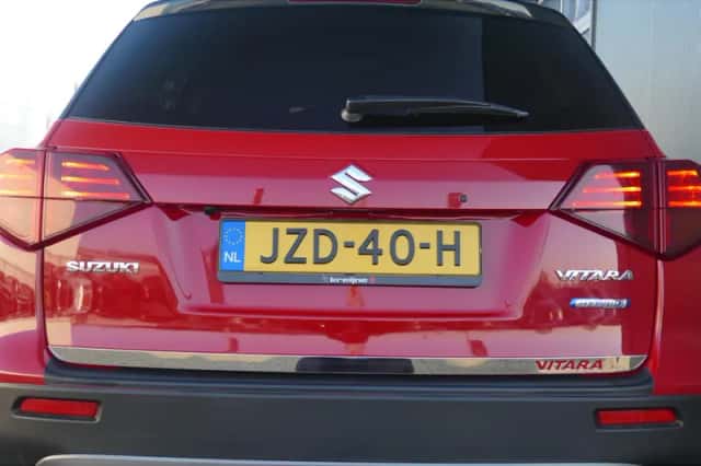 Suzuki Vitara (2022) thumbnail 6