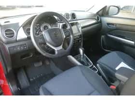Suzuki Vitara (2022) thumbnail 7