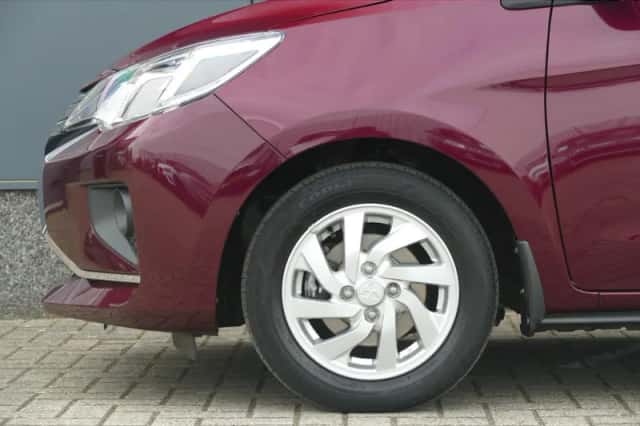 Mitsubishi Space Star (2021) thumbnail 5