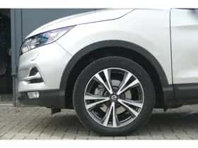 Nissan Qashqai (2020) thumbnail 4