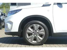Suzuki Vitara (2023) thumbnail 5