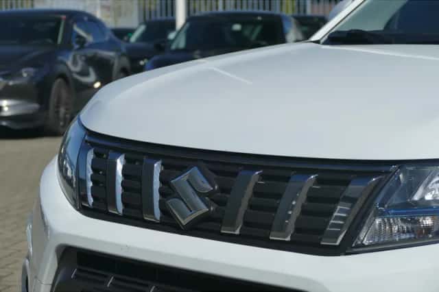 Suzuki Vitara (2023) thumbnail 6