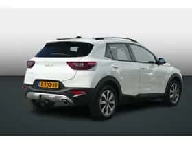 Kia Stonic (2023) thumbnail 3