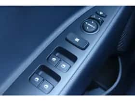 Kia Stonic (2023) thumbnail 28
