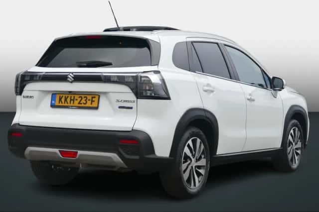 Suzuki S-Cross (2022) thumbnail 3