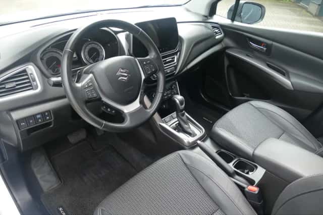 Suzuki S-Cross (2022) thumbnail 6