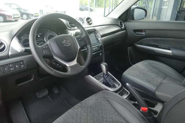 Suzuki Vitara (2019) thumbnail 6