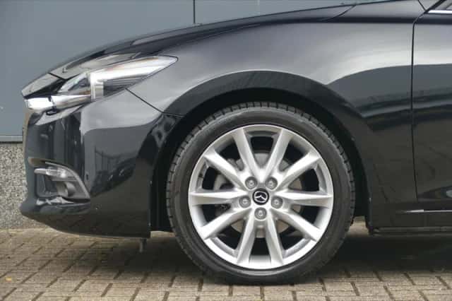 Mazda 3 (2018) thumbnail 5