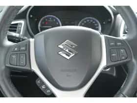 Suzuki S-Cross (2017) thumbnail 12
