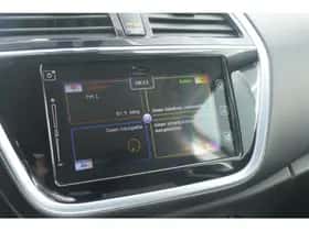 Suzuki S-Cross (2017) thumbnail 15
