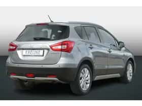 Suzuki S-Cross (2017) thumbnail 3