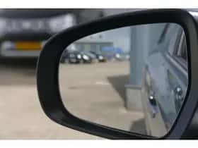 Suzuki S-Cross (2017) thumbnail 23