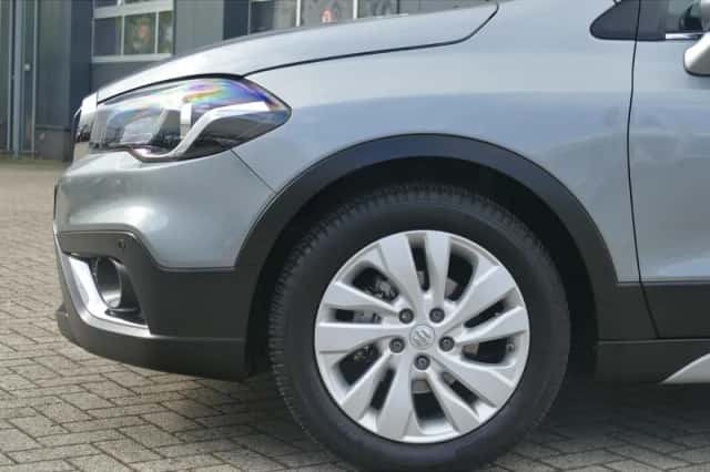 Suzuki S-Cross (2017) thumbnail 5