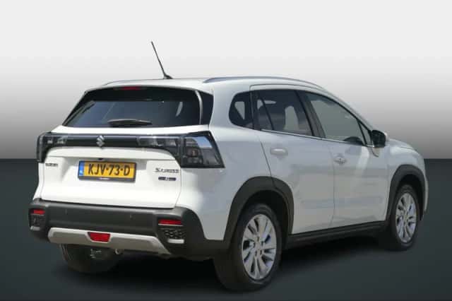 Suzuki S-Cross (2024) thumbnail 3