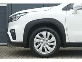 Suzuki S-Cross (2024) thumbnail 5