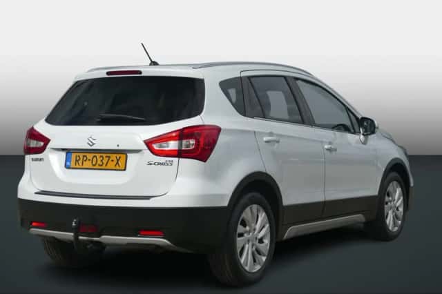 Suzuki S-Cross (2018) thumbnail 3