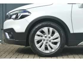 Suzuki S-Cross (2018) thumbnail 6