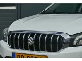 Suzuki S-Cross (2018) thumbnail 7