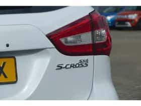 Suzuki S-Cross (2018) thumbnail 9